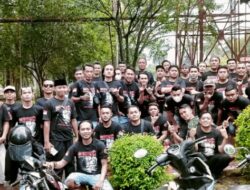 Saat Ramadhan Mobrig 37 Bondowoso Bagikan Nasi Bungkus Ke abang Becak Dan Warga Pengguna Jalan Di Alun Alun Ki Bagus Asra