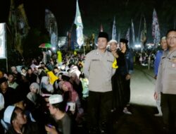 Anggota Polsek Sukowono Polres Jember Lakukan Pengamanan Sholawat Ahbabul Mustofa Di Desa Sumberwringin
