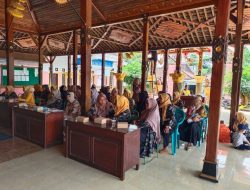 Kegiatan Rutin Ibu PKK Dan Kader Posyandu Desa Pelem Kecamatan Pakel Tulungagung.