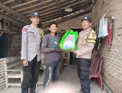 Sambut Hari Bhayangkara, Polsek Pagelaran Salurkan puluhan Paket Sembako untuk Warga Tidak Mampu