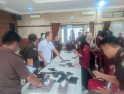 Kejaksaan Situbondo Sidak Handphone Seluruh Pegawai Antisipasi Judi Online