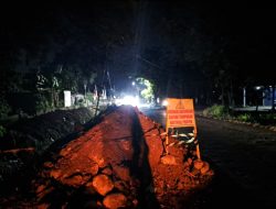 Warga ngadirejo Magetan Keluhkan Bahan Material Proyek Menumpuk Di Bahu Jalan, Hingga Celakai Beberapa Pengendara