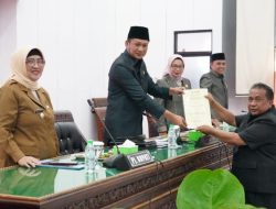 Perubahan 7 Raperda Kabupaten Lumajang Sah Menjadi Peraturan Daerah