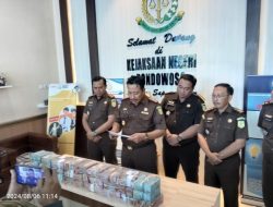 Kejari Bondowoso Menerima Pengembalian Uang 2,2 Miliar Kasus Korupsi, Kajari Bondowoso : Pengembalian Uang Tidak Menghapus Jeratan Pidana Pada Tiga Orang Tersangka