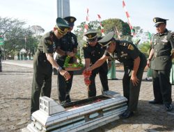 Kodim 0422/LB melaksanakan Ziarah Rombongan, peletakan karangan bunga dan tabur bunga di Taman Makam Pahlawan