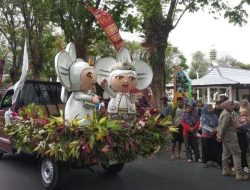 KPU Lumajang Jadi Peserta Kirab Mascot Pilkada Serentak Sarana Integrasi Keberagaman Budaya di Jawa Timur