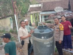 Inisiatif 3 Pilar di Desa Leprak,Polres Bondowoso lakukan Pemasangan Pipa dan Tandon Air di sekolah dan masjid