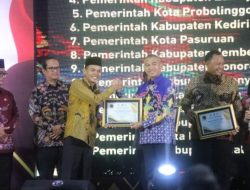 Kabupaten Lumajang Dapat Penghargaan Dari Komisi Informasi Prof Jatim, Dinobatkan Jadi Kabupaten Informatif