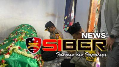 Kapolres Bersama Ketua KPU dan Ketua Bawaslu Takziah Petugas TPS Yang Meninggal Karena Sakit