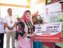 Pemkab Lumajang Salurkan BLT DBHCHT 2024 Diserahkan Simbolis PJ Bupati