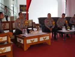 Cek Kesiapan dan Kelengkapan Personel, Kapolres Probolinggo Kota Cek Pos Pengamanan Nataru 2024