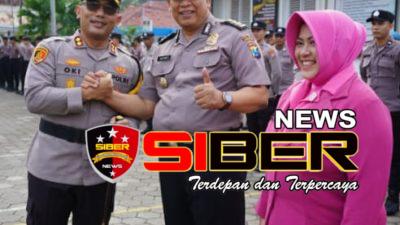 Kapolres Probolinggo Kota AKBP Oki Ahadian P. S.I.K. M.H memimpin upacara kenaikan pangkat pengabdian AKBP Eko Hari Suprapto