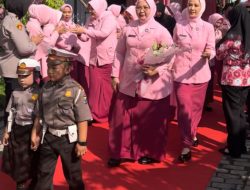 Kunjungi TK Kemala Bhayangkari 25 Bondowoso Ketua YKB Jatim Berikan Makan Bergizi Gratis
