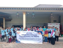 Asosiasi Pedagang Tradisional Kab. Jombang Lakukan Orasi Jelang Pelantikan Cagub dan Wakil Wagub Dukung pertumbuhan ekonomi