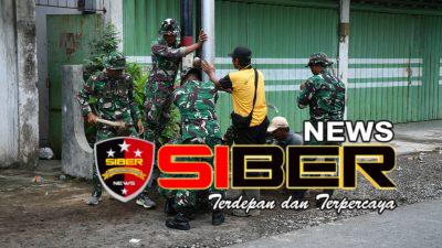 Dishub Bondowoso dan Satgas TMMD 123 Pasang RPPJ untuk Tingkatkan Keselamatan Berkendara