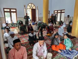 Satgas TMMD Ke-123 Perkuat Keimanan Dengan Sholat Jumat Bersama Warga