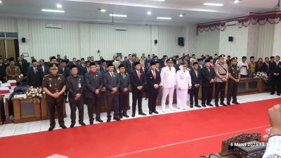 Serah Terima Jabatan Bupati Dan Wakil Bupati Situbondo Di DPRD, Ini Pesan Wagub Jatim Emil