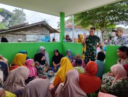 Kasdim 0822 Bondowoso Beri Wawasan Kebangsaan dan Komsos, Ibu-Ibu Gunung Sari Antusias!