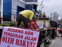 Pemuda Pringsewu Bersatu Turun Kejalan, Desak Pemerintah Perbaiki Jalan Rusak