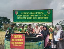 Satgas TMMD 123 Bondowoso Tebar Ikan Lele Bantuan Untuk Masyarakat