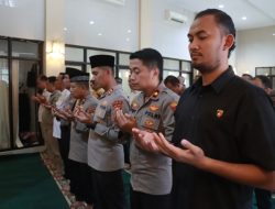 Polres Jember Gelar Sholat Ghaib Untuk Tiga Anggota Polri Yang Gugur Dalam Tugas