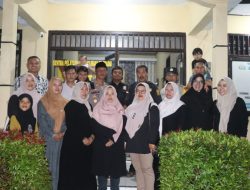 Kapolsek Sumber Wringin, Berikan Bingkisan Lebaran Kepada Masyarakat Kurang Mampu