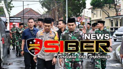 Wujudkan Sinergitas TNI-Polri Bondowoso, Dandim 0822 Dan Kapolres Bondowoso Berbagi Takjil