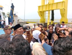 Gubernur Jatim Khofifah Indar Parawansa Luncurkan Angkutan Mudik Gratis Rute Jangkar-Raas, 2 Kapal Siap Melayani