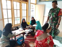 Babinsa Dampingi Posyandu, Pastikan Kesehatan Balita dan Lansia