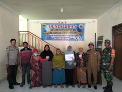 Babinsa Hadir, Warga Sumringah! 45 Penerima BLT-DD Desa Karang Anyar Terima Bantuan Tunai