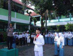 Upacara Hari Kartini Wakapolres Situbondo Motivasi Pelajar Jadi Generasi Indonesia Hebat