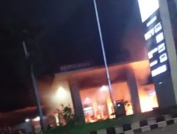 Akibat Konsleting Kabel Busi,Sepeda Motor Jenis Megapro Terbakar Di Pom Maesan Bondowoso