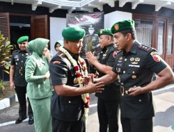 Kolonel Inf Kohir Resmi Jabat Danrem 083/Baladhika Jaya, Disambut Tradisi Pedang Pora
