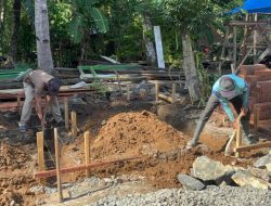 Kodim 0422/Lampung Barat Bangun Fasilitas MCK di Masjid Nurul Yakin pada Hari ke-6 TMMD ke-124