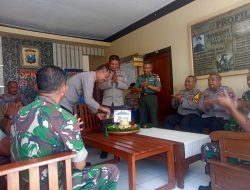 ‎Sinergi TNI–Polri, Koramil 015 Klabang Kunjungi Poslek Klabang Bondowoso Ucapkan HUT Bhayangkara Ke-79 ‎