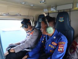 Polda Jatim Gunakan Kapal Patroli Polairud dan Helikopter Cari Korban Kapal Tenggelam di Selat Bali