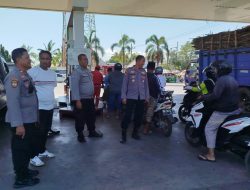 Polsek Klabang Polres Bondowoso, Siaga 24 Jam Antisipasi Antrian BBM di SPBU.54.682.07 Klabang