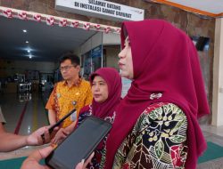 Siswa SMP Di Bondowoso Diduga Ditusuk Kawan Sehingga Harus Jalani Operasi,Kadisdik Dan Kadinsos Gercep Sambangi Korban