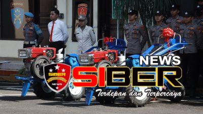 Kapolres Jember Serahkan 2 Unit Traktor Dukung Ketahanan Pangan
