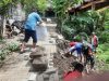 Kades Leprak Bersama Warga di Dampingi Babinsa Laksanakan Kerja Bakti, Perbaiki Tembok Penahan Tanah  Rusak Akibat Tanah yang Labil