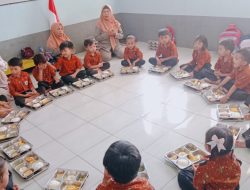 Siswa Sekolah di Tamanan Senang Dapat MBG dari SPPG Wonosuko, Bisa Hemat dan Tabung Uang Jajan