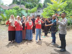 Perhutani KPH Bondowoso Dukung Penghijauan Sekolah, Serahkan Bibit Pohon ke SMAN 2 Situbondo