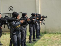 HUT Brimob ke 80 Polwan Polda Jatim Tampilkan Srikandi Challenge Penuh Adrenalin