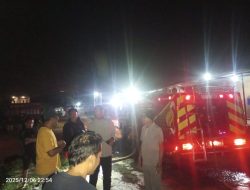 Sekejab Si Jago Merah Hanguskan 3 Kandang Sapi Milik Warga Besuk Klabang Bondowoso,