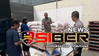 Petani Setorkan Jagung ke Bulog di Dampingi jajaran Polresta Banyuwangi