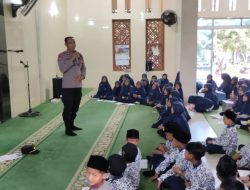 Humas Polres Bondowoso Gelar Sosialisasi Bahaya Narkoba di Yayasan Al Fatih