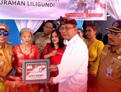 Camat Buleleng Dampingi Bupati Dalam Rangka Penyerahan Langsung Rumah Layak Huni di Kelurahan Liligundi