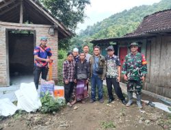 Tanggap,,,Kepala Desa Leprak Bersama BPBD Bondowoso Turun Langsung Kelokasi Longsornya Tembok Penahan Tanah milik Warga Desa Leprak 2