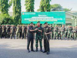 Kolonel Inf Rinto Wijaya Komandan Brigif TP 28/Bari Fola Menerima Alih Kodal Yonif TP 822/SM