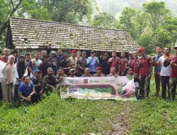 Kepala DLH kabupaten Magetan Ikut Tanam Pohon Beringin untuk Negeri